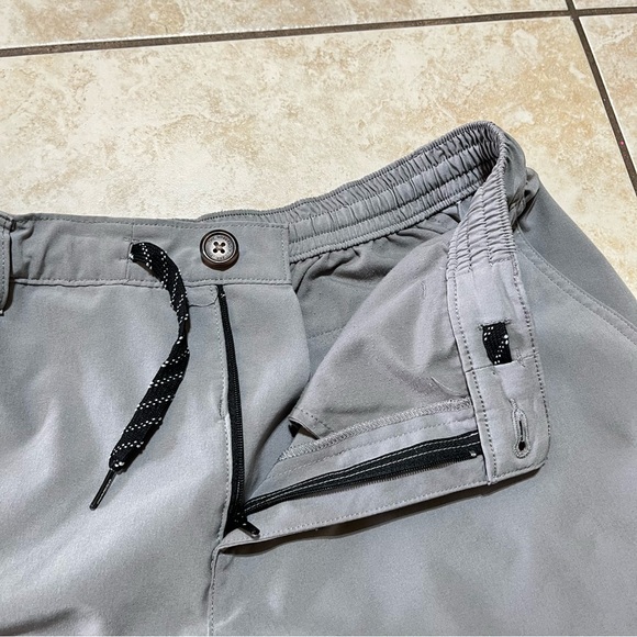 Chubbies Everywear Shorts Mens Large Grey 6 Inch Inseam Elastic Waist Casual  M - Picture 2 of 6